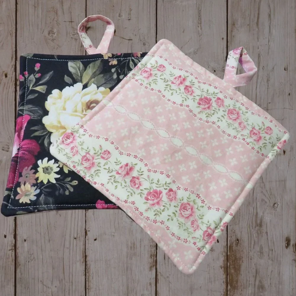 Handmade Potholder, Set of 2, Reversible Christmas Pink Roses and Yellow Roses